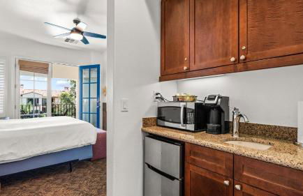 LV020 Upgraded LV Studio with a Private Balcony - Photo 8