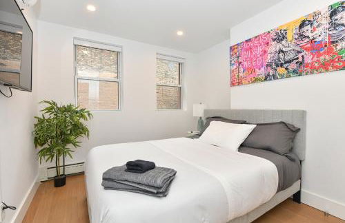 Sophisticated 3 Bedroom Duplex in the Heart of Midtown - Photo 12