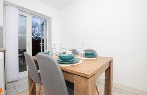 Spacious 4BR Home in Manchester with Parking & Wi-Fi - Foto 13