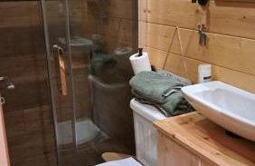 Wood Cabins by the River - for Nature Lovers - Photo 10