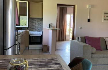 House with Garden in Peratata - 10' from City Center - Photo 9