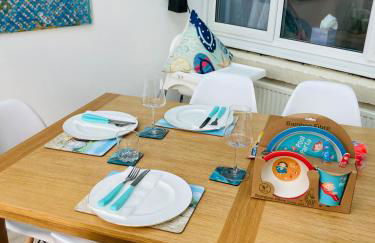 Stunning Seafront House with garden and private parking - Foto 45