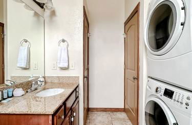 Sleepover 2BD 1BA Condos Downtown Springfield - Foto 30