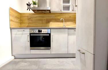 Flair-Apartments 'Apartment nähe Schlosspark', 300 m Bahnhof, Innenstadt Bad Salzuflen Stadtteil Schötmar, für Urlaub oder Geschäftsreise, separater Eingang, 24 Std Check-in,WLAN, Streaming-Fernseher, Küche, Regendusche, Doppelbett, 2 Schlafsofa - Foto 4