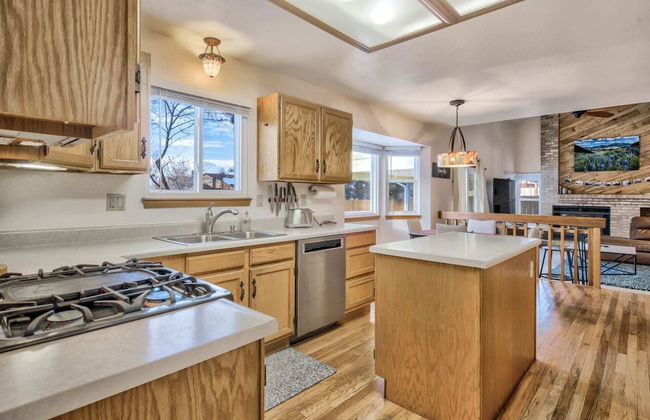 4BR Spacious & Comfortable Mid-term & Corporate Rental - Photo 17