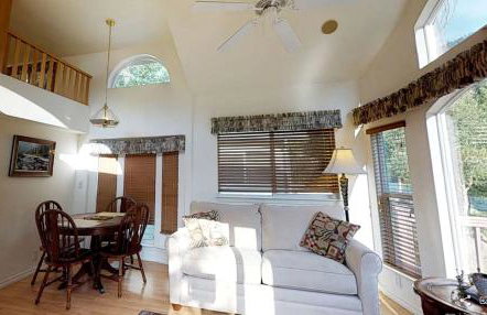 Charming Cottage Rental with Fabulous Views of the Trinity River in Northern California - Foto 9