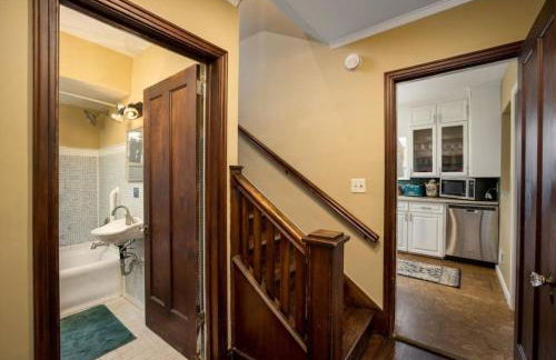 10 Mins To The Big House and Sleeps Up To 10 Guests - Foto 71