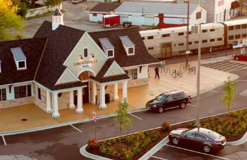 Home with Garage in DT Libertyville Near Naval Base - Foto 20