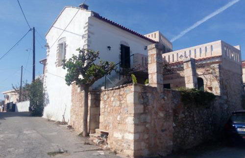 Traditional stone house in Kefalas-Sea view - Photo 3