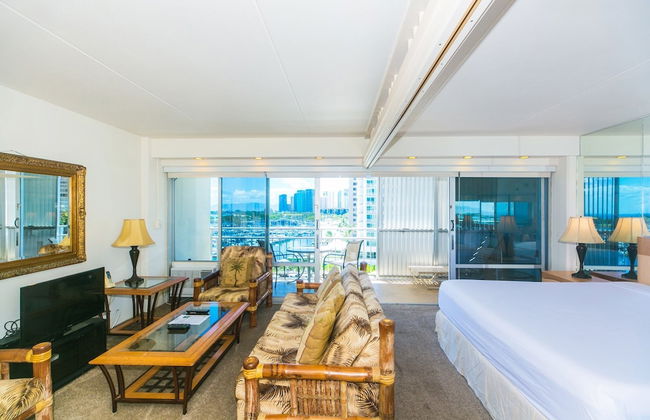 Spacious One Bedroom Harbor View Condos at Ilikai Marina With Private Balcony - Foto 22