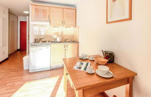 Awesome Apartment In Saint-Pancrace - Foto 6