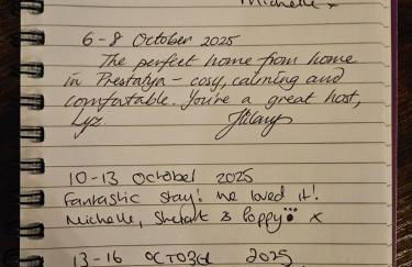 Vale View Apartment, Prestatyn, North Wales - a stylish, dog-friendly holiday let just a 5 min walk to beach & town! - Foto 36