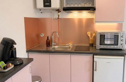 Sea view flat with car park boarder Cannes - Photo 4