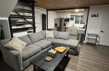 The Honey Bear Cabin Jacuzzi EV Friendly Renovated - Foto 2