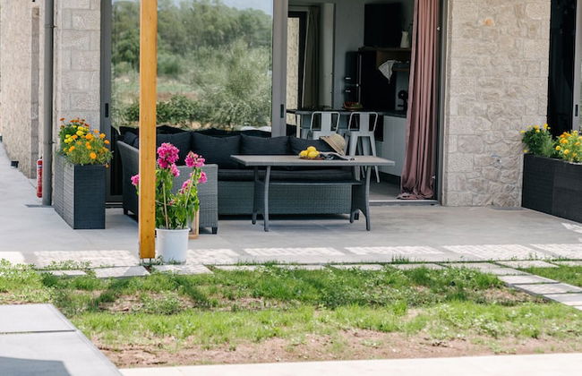 Irissa Suites - Photo 20