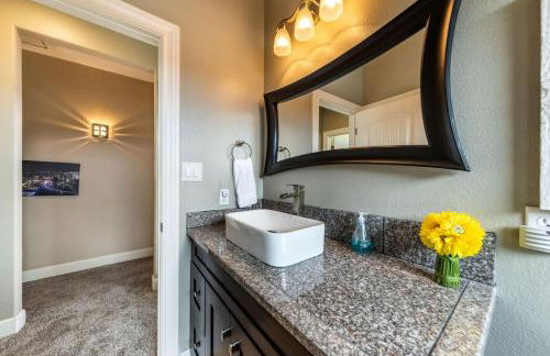 5BR 3BA Spicewood Prime Waterfront w Dock, Theater and Game Room by Austin Vacay - Foto 55