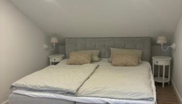 Landhausstübchen 105qm mit Balkon-2 Schlafzimmer-Bad-WC-WiFi-Kaffeemaschine-Waschmaschine-Trockner-Föhn-Handtücher und Bettwäsche-sehr familienfreundlich - Photo 2