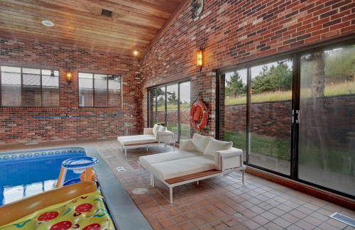 Private Indoor Pool Estate with Hot Tub - Foto 13