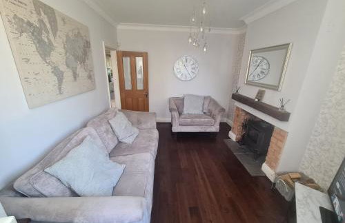 L & J Escapes - 8 Bedrooms suitable for Contractors and Families- Private parking available for 6 vehicles - Foto 37