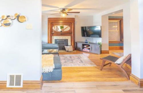 Elegant Shaw 5BR with Comfort in Mind ABODEbucks - Photo 5