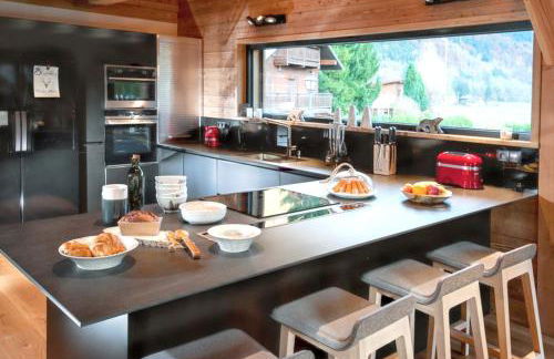 Chalet spacieux à Samoëns de 210 m² avec jacuzzi et jardin - Foto 3