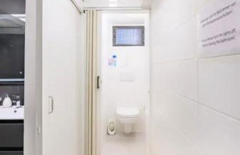 Günstiges grünes Ferienzimmer mit separater moderner Dusche - Foto 39