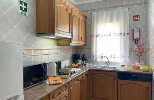 VILLA EBER - independent 1 & 2 bedroom apartments, pool, air con, fast Wi-Fi, near old town of Albufeira and beaches - Foto 38