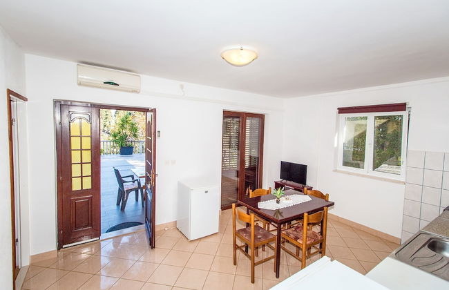 Apartment in Trpanj with terrace - Photo 16