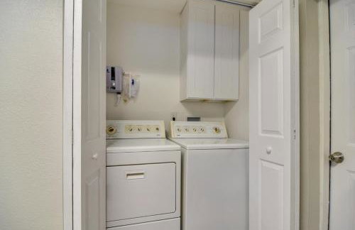 Ideally Located Palm Harbor Condo Walk Downtown! - Foto 22