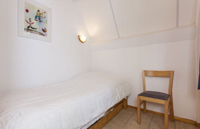 Cozy Holiday Home in Nunspeet near Forest - Photo 7