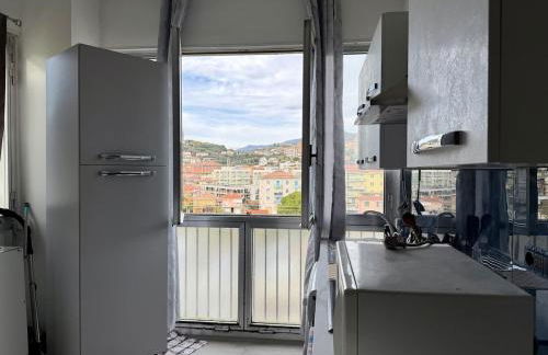 HOST4U - Vista Valle a pochi passi dalla Stazione e Centro di Imperia - Foto 11