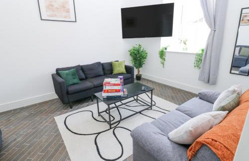 Seraphim House - Photo 7