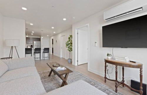 Walk to Riverfront Park! Downtown Gem w Pool Table 404 - Foto 12