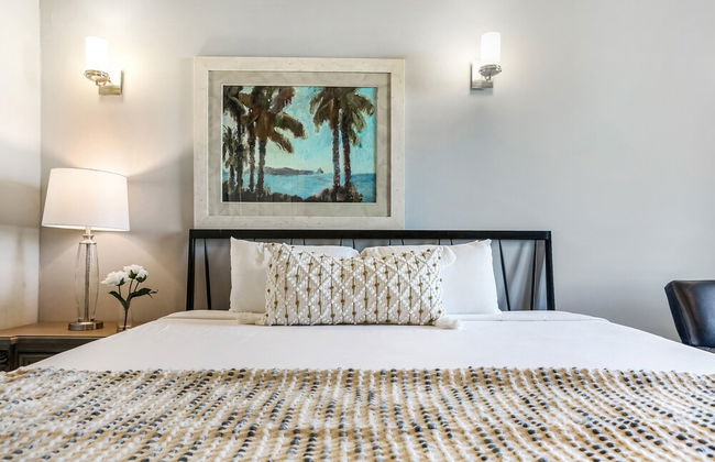 Fully Furnished Condos Near St Charles - Photo 16