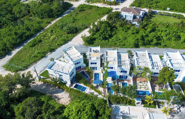 3-BR Villa with Pool & Rooftop Jacuzzi - Foto 69