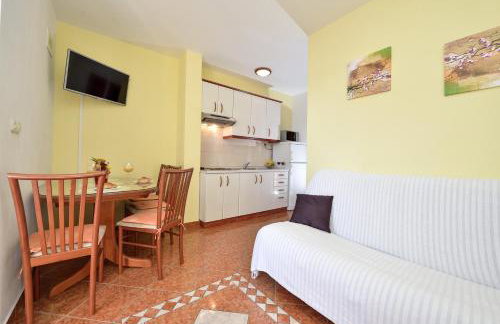 Villa Zdenka with heated pool - Photo 67