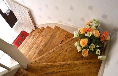 Historic Tower Home in Brignac - Foto 10