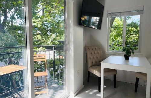 Modern 2Br-2Ba Belltown Condo with Free Garage Parking - Foto 10
