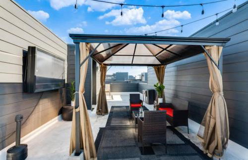 Cozy 3BR Luxury Townhome Near Uptown Skyline WFH Friendly - Foto 2