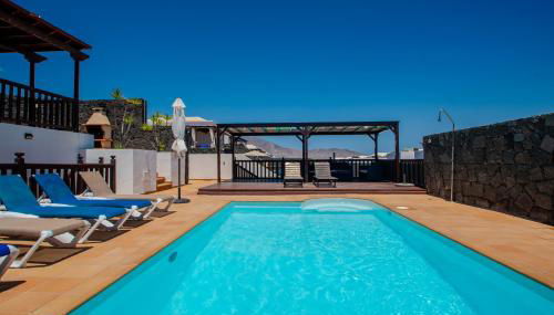 CASA LAURA VISTA LOBOS - spacious Villa with heatable pool and sea views - Photo 2