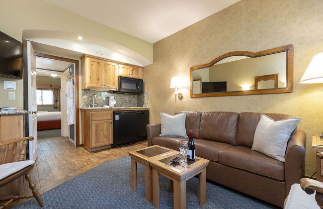 Olympic Village Inn - Photo 14