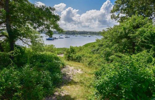 Stunning Home with In-Ground Pool - Photo 44