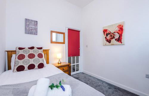 Charming Home in Chester by 53 Degrees Property, Ideal for Family Getaways, Central Location! - Foto 20