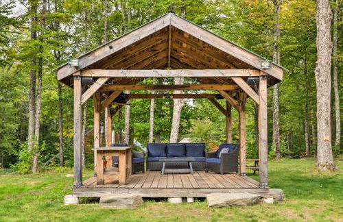 Secluded 2BR Cabin w Hot Tub, Pond, Trails, WiFi - Foto 23