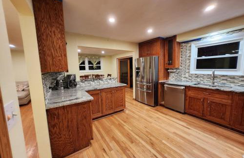 3 Bed 2 Bath, Near UAlbany & MVP Arena, Private Driveway Parking - Foto 38