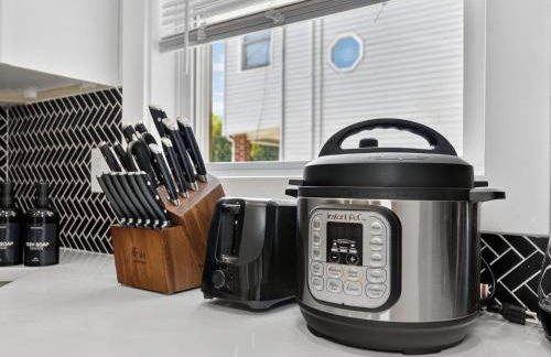 LUX Retreat Home with Yard - Foto 21