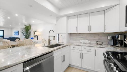 Luxury direct oceanfront corner with large private balcony, heated pool and garage - Foto 5