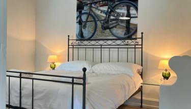 The Exclusive 6 bedroom Farm House, Markington incl heated pool and The Richmond Hill one bedroom Cottage - Foto 4
