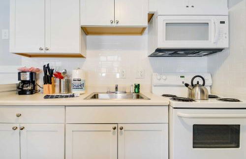 2 Mi to Barefoot Landing! Baileys Beach Cottage - Foto 9