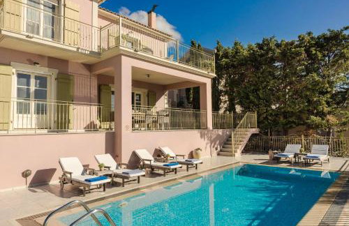 Nikolas by Vintage Travel - Photo 18